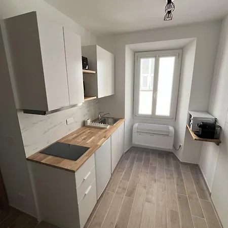 Апартаменты Renovated Seaside In The Heart Of