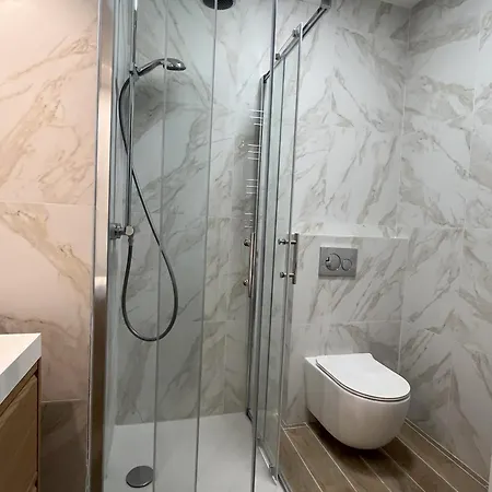 Апартаменты Renovated Seaside In The Heart Of