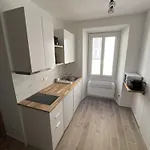 Apartmán Renovated Seaside In The Heart Of