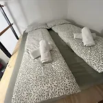 Apartmán Renovated Seaside In The Heart Of