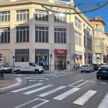 Renovated Seaside In The Heart Of Lejlighed