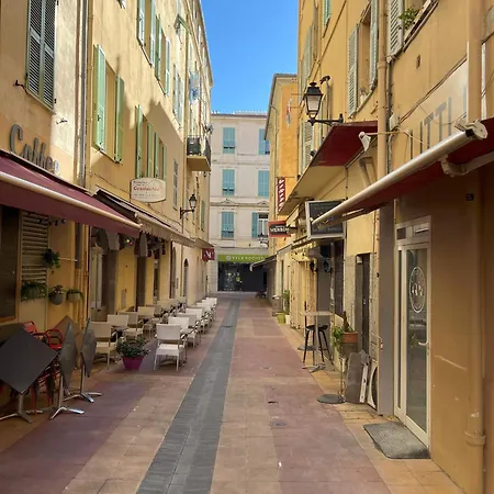 Renovated Seaside In The Heart Of Menton