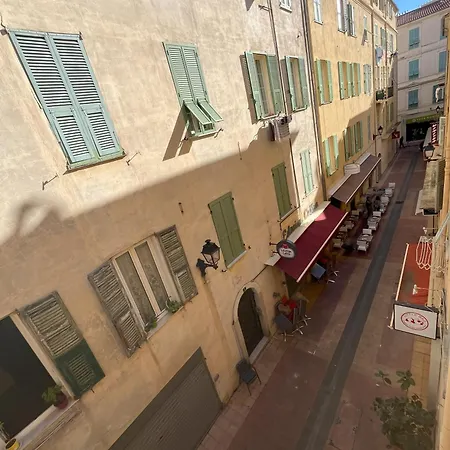 Apartmán Renovated Seaside In The Heart Of *