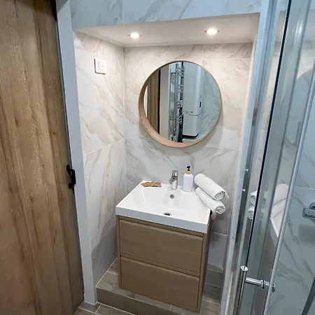 Renovated Seaside In The Heart Of Menton