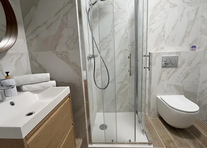 Renovated Seaside In The Heart Of * Мантон