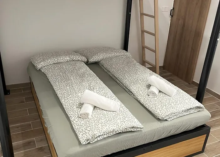 Renovated Seaside In The Heart Of Апартаменти