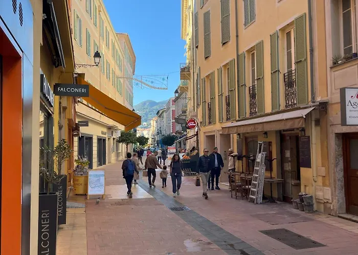 Apartment Renovated Seaside In The Heart Of Menton