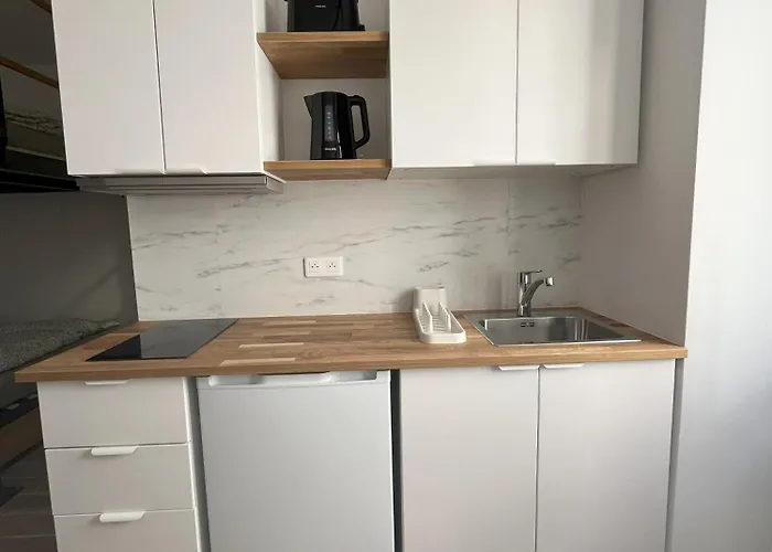 Апартаменти Renovated Seaside In The Heart Of *