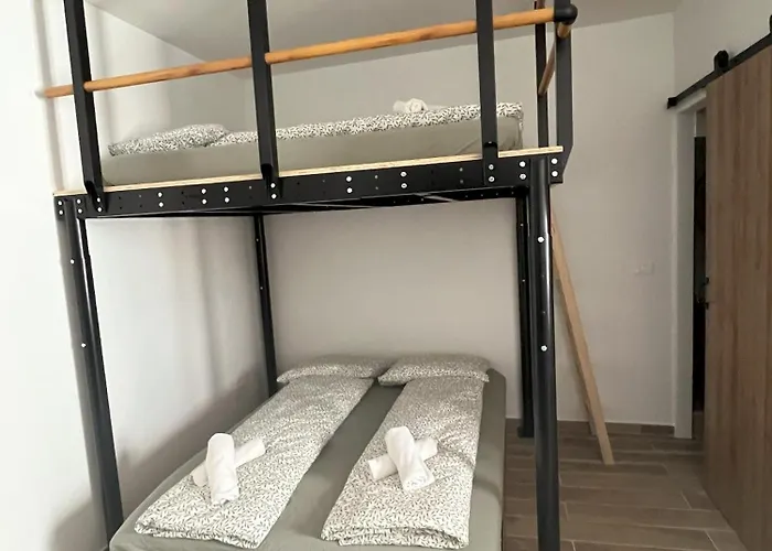 Renovated Seaside In The Heart Of